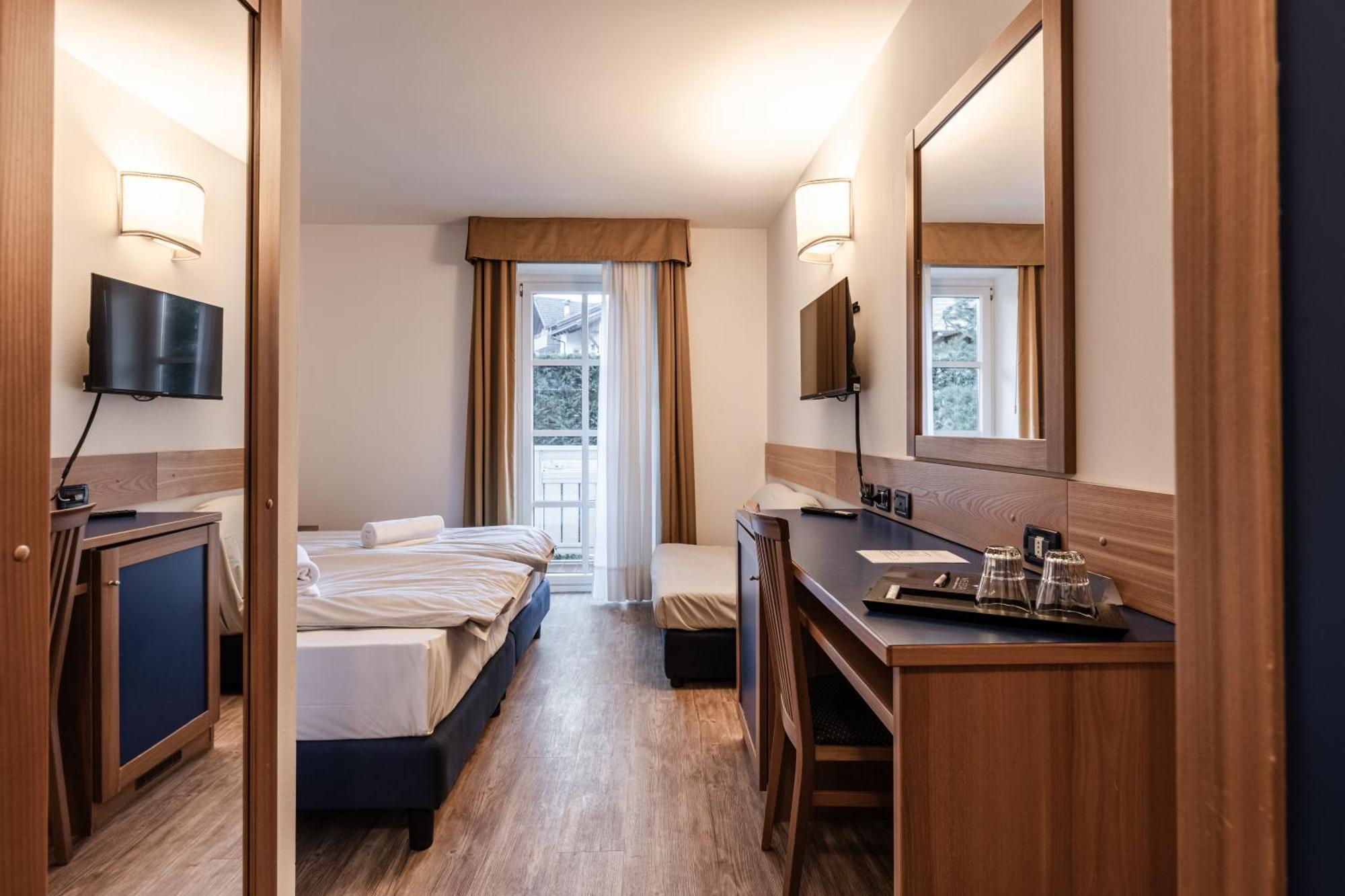 Hotel Garni Meledrio Dimaro Εξωτερικό φωτογραφία